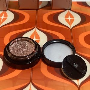 Victoria Beckham Lid Lustre in Chiffon